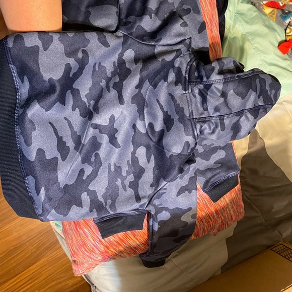 Toddler boy DKNY joggers and hoodie matching set - Picture 2 of 6